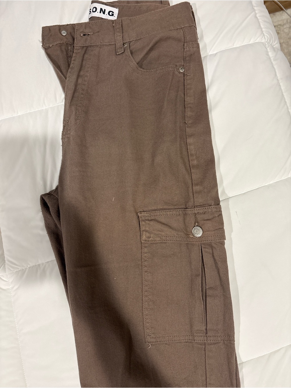 S.O.N.G. Women's Straight Leg Cargo Pants in Brown